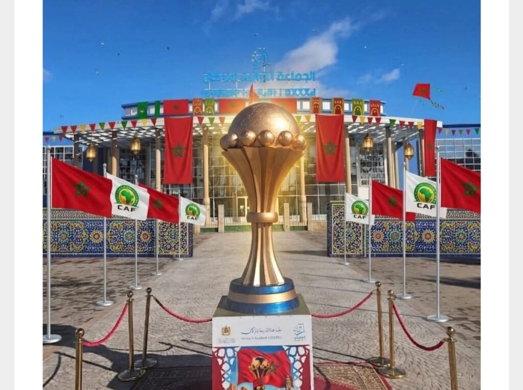 إنزكان تتنفس فخراً.. مجسم “كأس إفريقيا” يزين ساحة الجماعة ويخلد ملحمة أسود الأطلس 2025