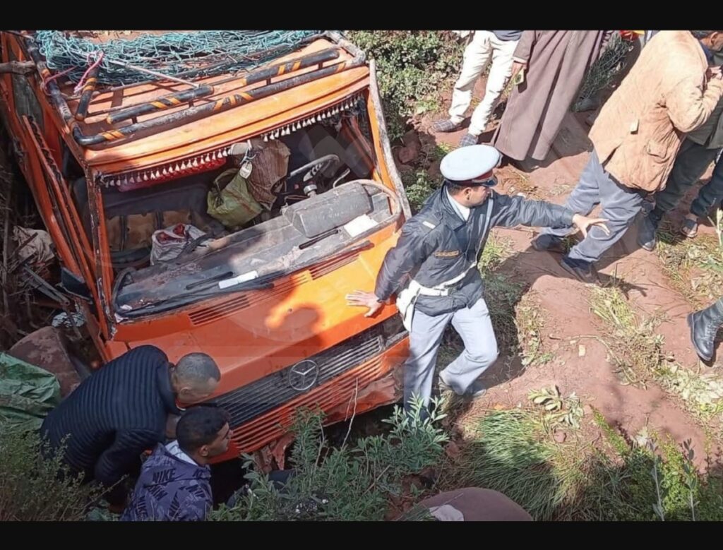 فاجعة بعد العيد: 3 قتلى و17 جريحاً في حادث انقلاب “طرونزيت” بسيدي بولخلف