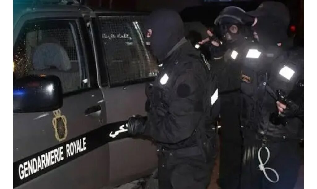 الإطاحة بـ “مهندس” الاختراقات الجوية لتهريب المخدرات عبر المضيق