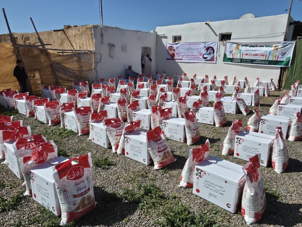 بشراكة مع سفارة الإمارات.. “سند الأجيال” توزع 160 قفة رمضانية ضمن مبادرة الشيخ محمد بن زايد.