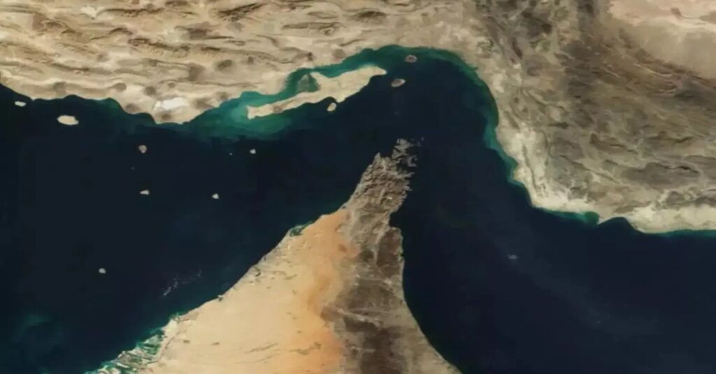 إيران تعلن إغلاق مضيق هرمز رسميًا: أعمق أزمة في أمن الطاقة العالمي منذ عقود