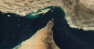 إيران تعلن إغلاق مضيق هرمز رسميًا: أعمق أزمة في أمن الطاقة العالمي منذ عقود