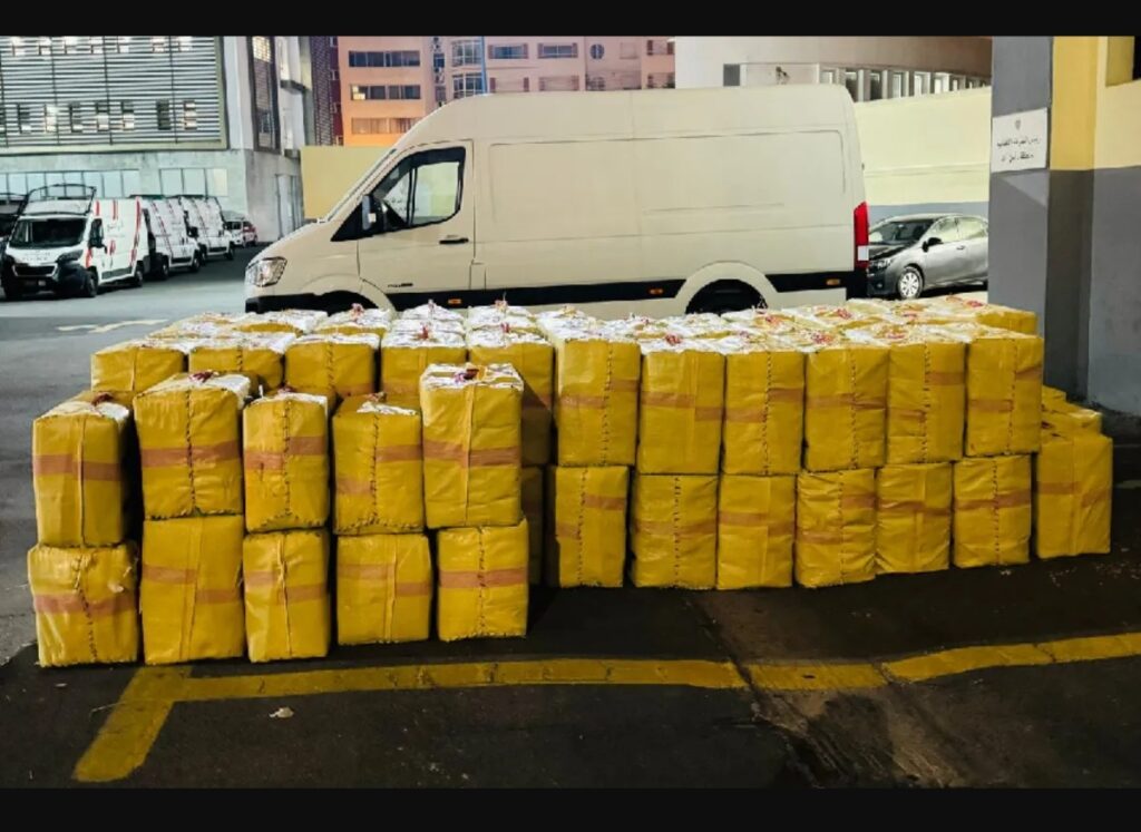 ضربة موجعة لمافيا المخدرات بآسفي: إحباط تهريب 97 رزمة “شيرا” بشاطئ كرام الضيف