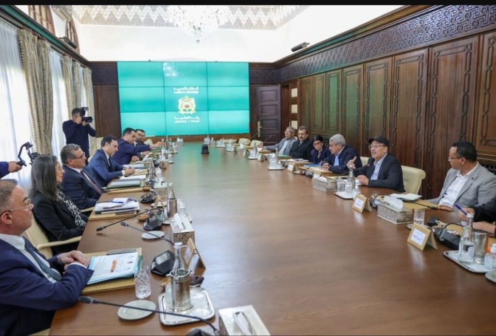 الحكومة تفتح قنوات الحوار مع النقابات استعدادا لجولة أبريل من الحوار الاجتماعي
