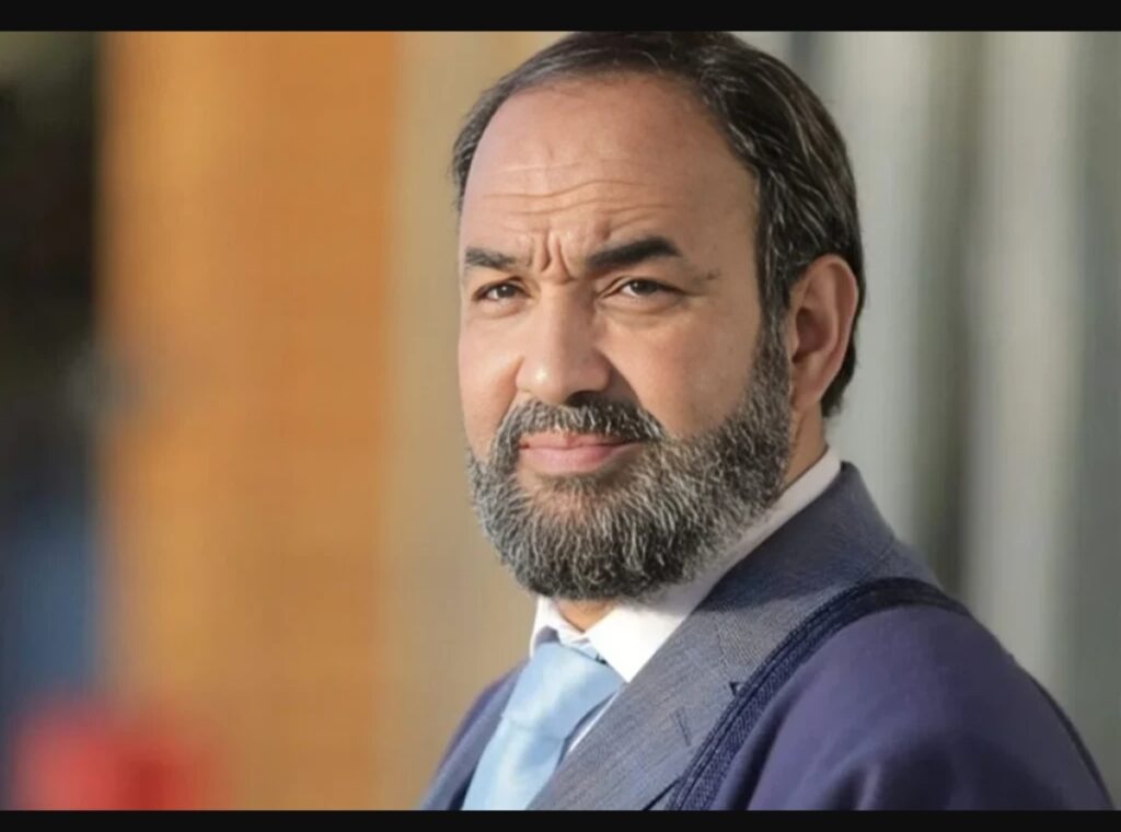 رشيد الوالي يكسر صمته: حقيقة وفاته ورد ناري على "تجار المشاهدات"