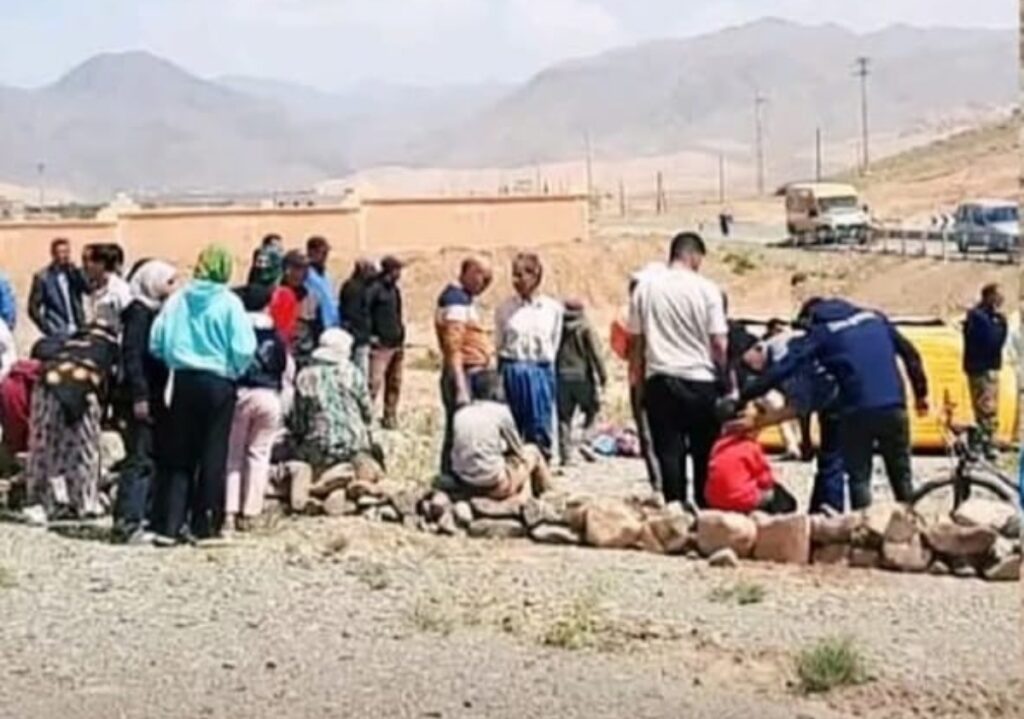 فاجعة ورزازات.. إصابة 17 تلميذاً في انقلاب حافلة للنقل المدرسي بجماعة غسات