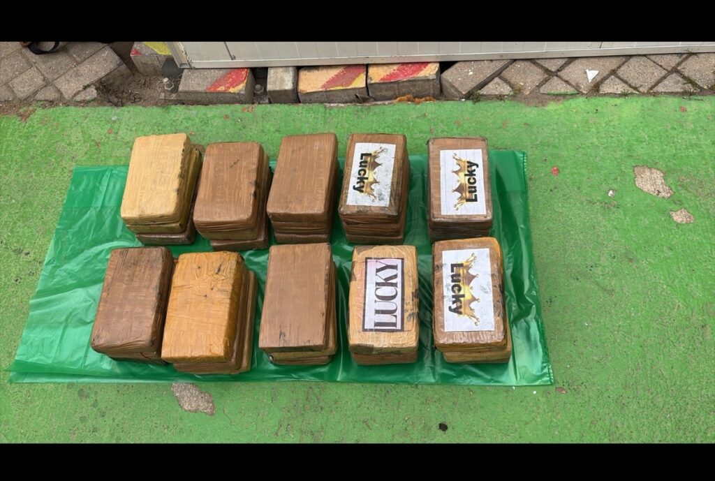 بصمة أمنية حازمة.. إحباط تهريب كوكايين عابر للقارات قادم من الإكوادور