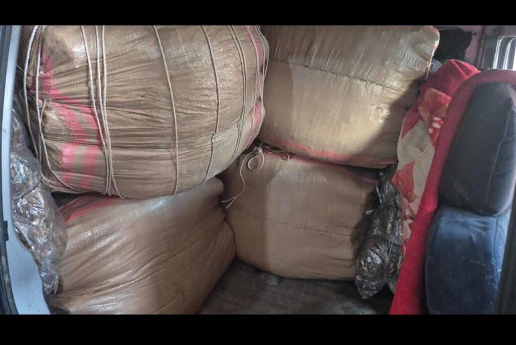 مطاردة هوليودية بأكادير.. حجز طن من "الميغا" وطابا وفرار المهربين نحو الغابة