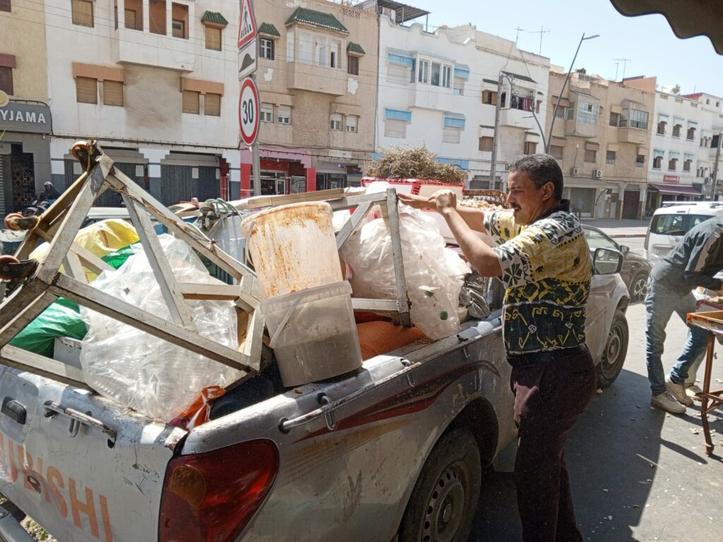 قائدة الملحقة الإدارية الخامسة تقود حملة ميدانية واسعة لتحرير الملك العمومي بأكادير (صور)