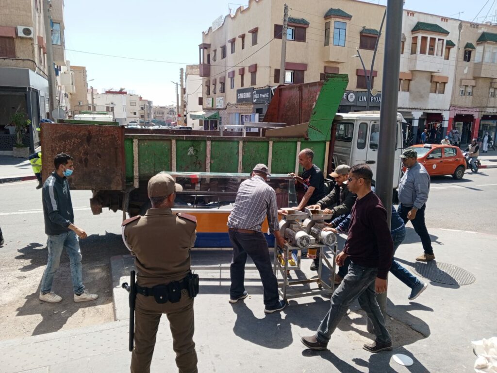 قائدة الملحقة الإدارية الخامسة تقود حملة ميدانية واسعة لتحرير الملك العمومي بأكادير (صور)