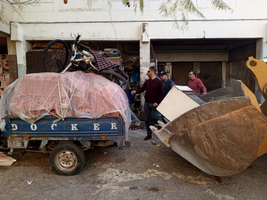 قائدة الملحقة الإدارية الخامسة تقود حملة ميدانية واسعة لتحرير الملك العمومي بأكادير (صور)