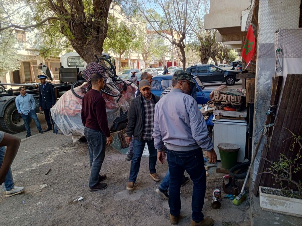قائدة الملحقة الإدارية الخامسة تقود حملة ميدانية واسعة لتحرير الملك العمومي بأكادير (صور)
