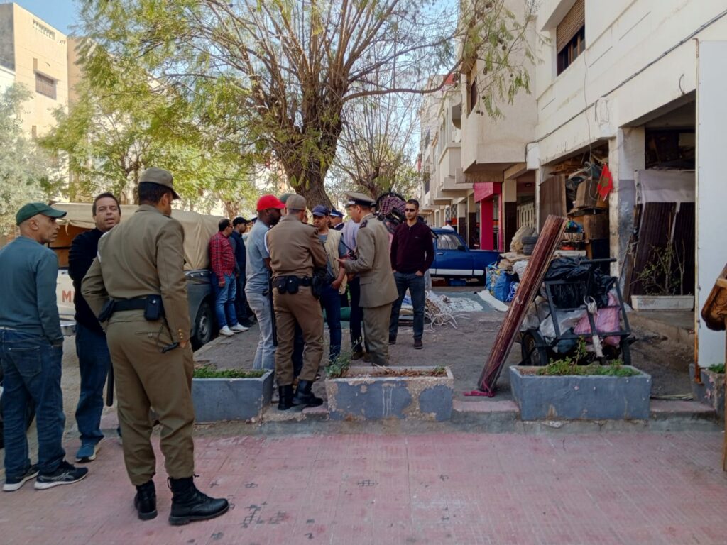 قائدة الملحقة الإدارية الخامسة تقود حملة ميدانية واسعة لتحرير الملك العمومي بأكادير (صور)
