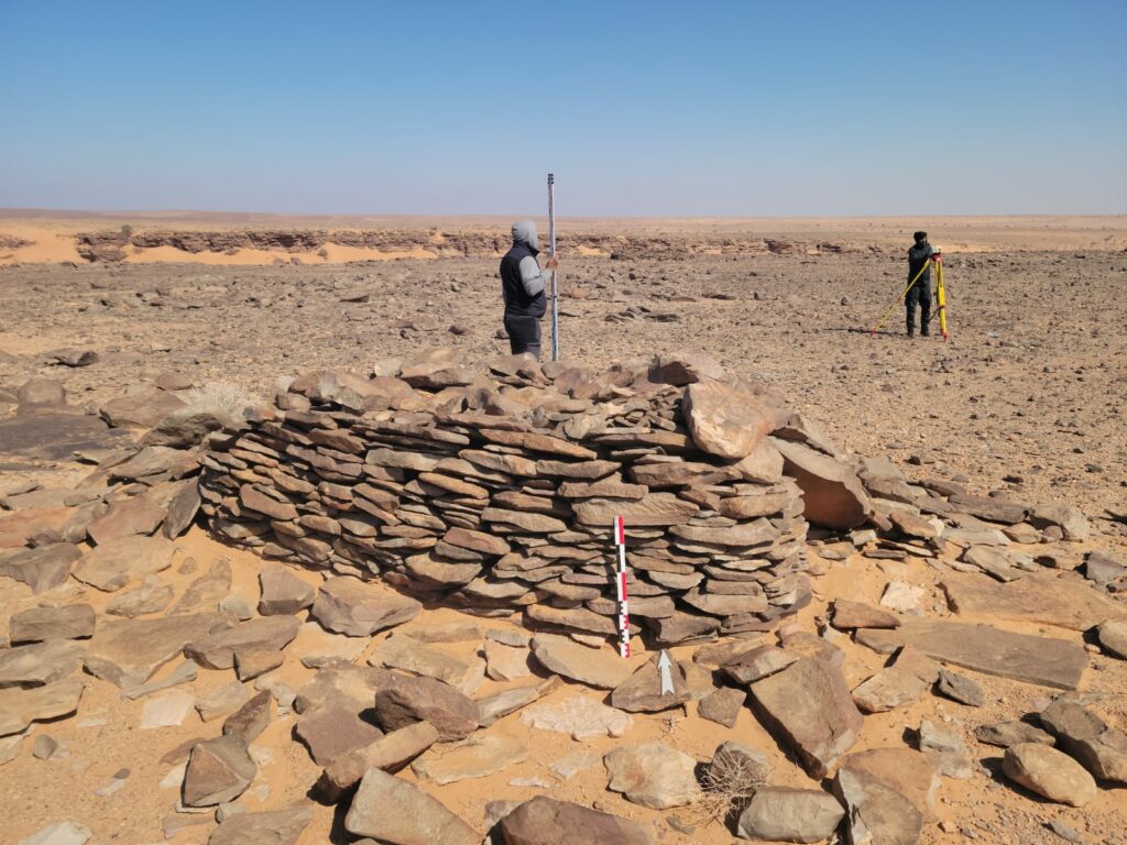 اكتشافات أثرية غير مسبوقة بإقليم السمارة.. موقع “خنكة اكسات” يكشف أسرار ما قبل التاريخ (+ صور)