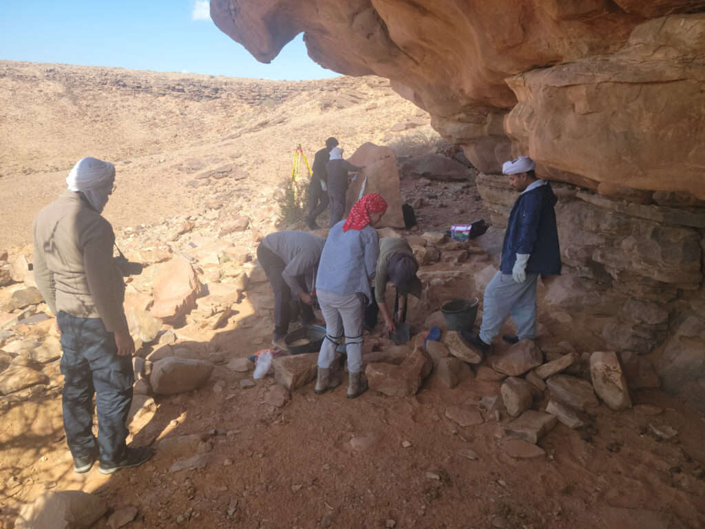 اكتشافات أثرية غير مسبوقة بإقليم السمارة.. موقع “خنكة اكسات” يكشف أسرار ما قبل التاريخ (+ صور)