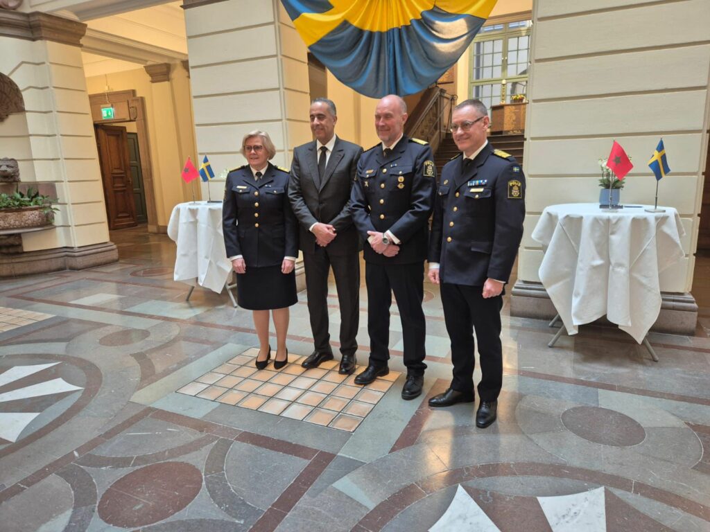 حموشي يوقع اتفاقا أمنيا شاملا مع السويد لتعزيز مكافحة الإرهاب والجريمة