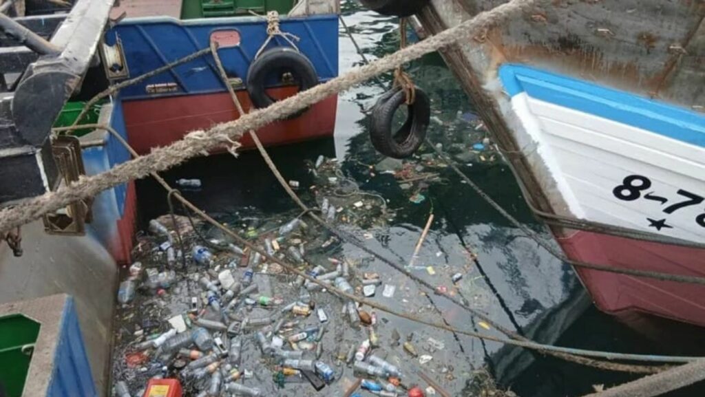 جدل بيئي يرافق مشروع تنظيف ميناء أكادير، وسط دعوات لفتح تحقيق إداري