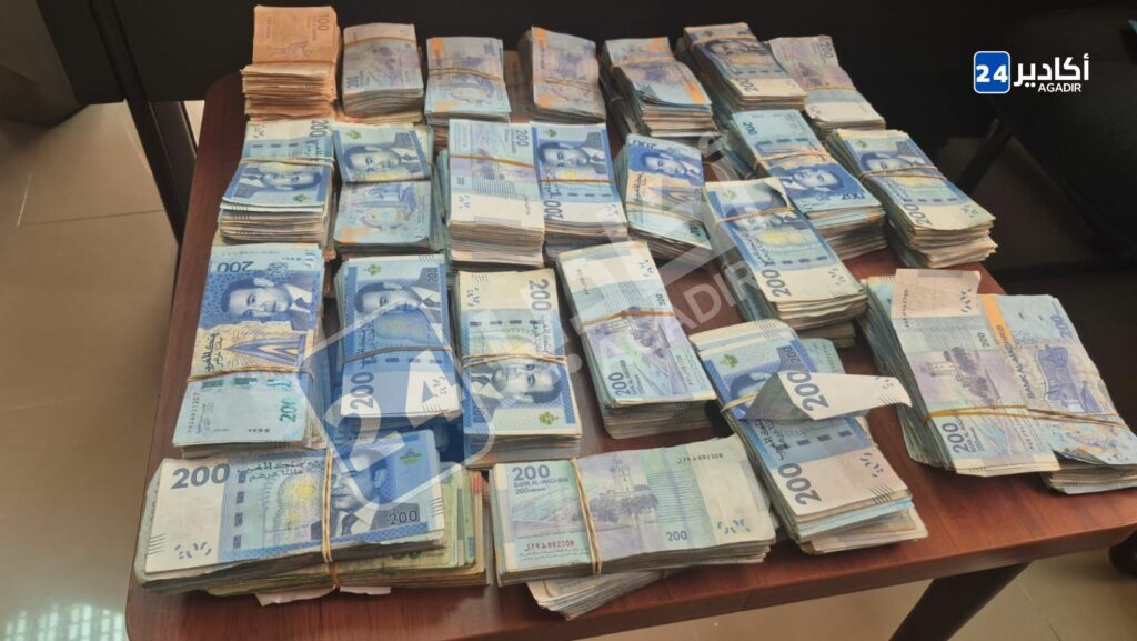 “الزئبق الأحمر” يسقط مشتبهين قرب أكادير.. الدرك يحجز 100 مليون سنتيم ويفكك خيوط عملية نصب