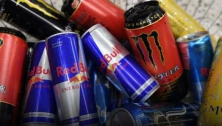 حماة المستهلك يحذرون من خطورة مشروبات الطاقة، وسط دعوات إلى حماية القاصرين