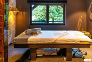 “شوهة” وسط “سبا” بأكادير.. سائح إسباني يفجر فضيحة “تحرش” وسط مطالب بكشف الحقيقة صوناً لسمعة السياحة