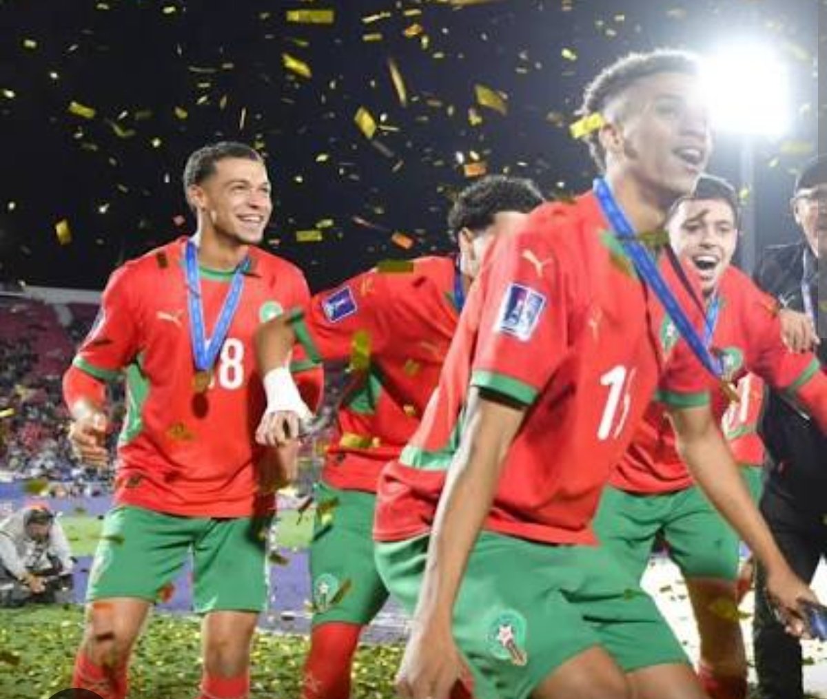 أشبال الأطلس يهزمون الفراعنة: المنتخب المغربي يتأهل لربع نهائي إفريقيا ويضمن مقعداً في مونديال قطر 2026 