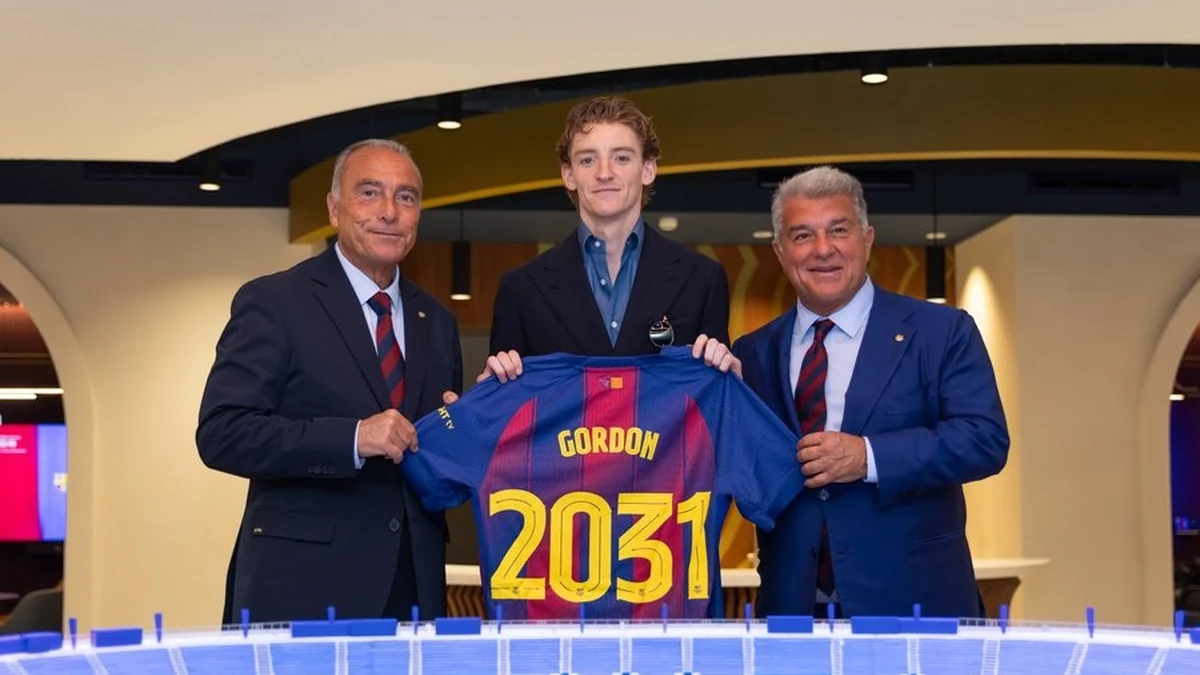 برشلونة يراهن على أنتوني غوردون في صفقة ضخمة تقدر بـ80 مليون يورو 
