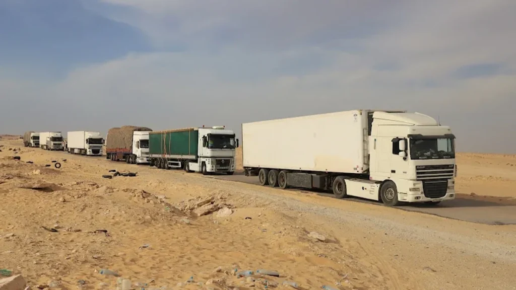 وضع حرج لسائقين مغاربة في مالي.. نداء عاجل لتأمين ممر آمن وسط التصعيد العسكري