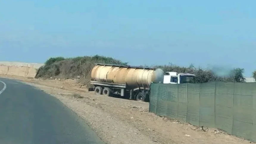 شاحنة صهريجية ضخمة تنقل المياه وسط جدل حول الفرشة المائية باشتوكة أيت باها