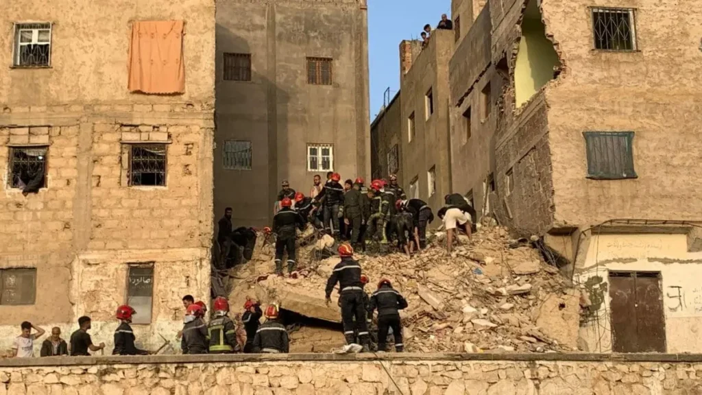انهيار عمارة سكنية بمنطقة عين النقبي بمدينة فاس يخلف قتلى ومصابين