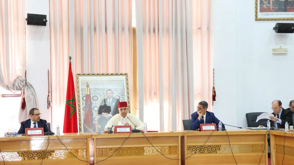 جانب من اجتماع بعمالة إنزكان أيت ملول حول تعزيز خدمات النظافة خلال العيد