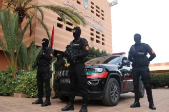 عناصر أمنية أمام ولاية أمن مراكش في صورة أرشيفية