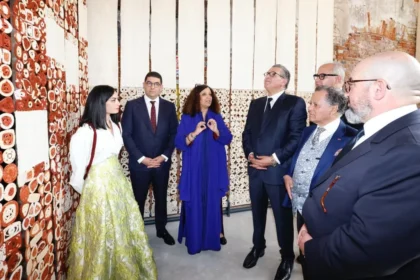 جناح المغرب في بينالي البندقية يعرض مشروع أزيطا للفنانة أمينة أكزناي