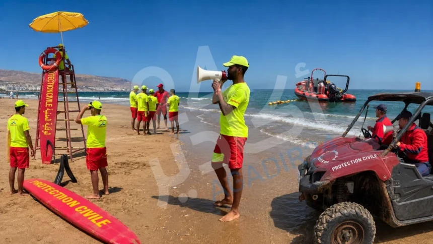 شاطئ أكادير يعزز تجهيزات الإنقاذ ويرفع أجور السباحين المنقذين