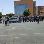ركاب بتارودانت وتزنيت يشتكون من زيادات مفاجئة في تسعيرة سيارات الأجرة قبيل عيد الأضحى وسط مطالب بضبط الأسعار.