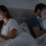 الحب في زمن التطبيقات.. لماذا أصبح الارتباط أكثر تعقيداً رغم سهولة التعارف؟ - أكادير24