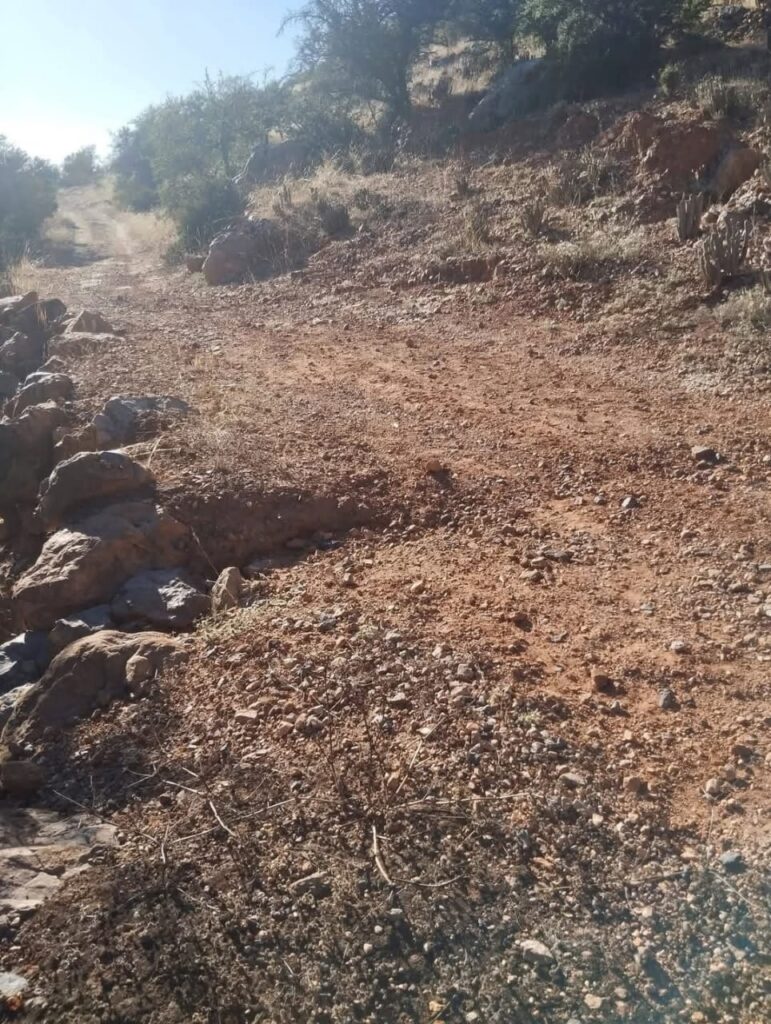 ساكنة دوار إغيل تناشد عامل اشتوكة أيت باها التدخل لتعبيد طريق تفك العزلة عن الدوار (+ صور)