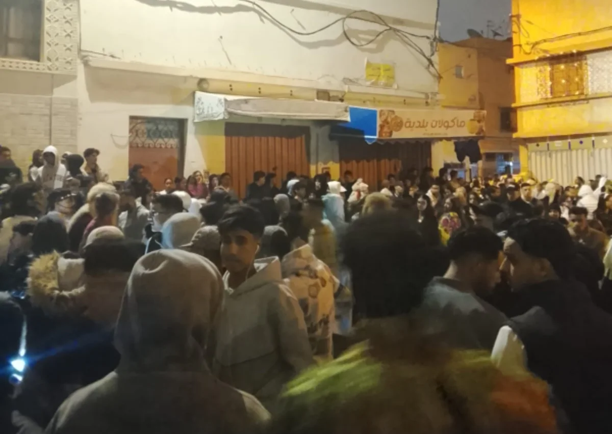أكادير : الأمن يكثف دورياته ببنسركاو لمنع احتفالات "بوجلود".. والساكنة تصر على الخروج - أكادير24