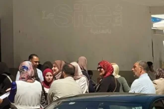 ظاهرة تجمعات الأمهات أمام مراكز الامتحانات تثير قلق الخبراء والتربويين - أكادير24