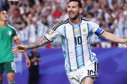 ميسي يكتب التاريخ بهاتريك في شباك الجزائر ويعادل رقم كلوزه المونديالي
