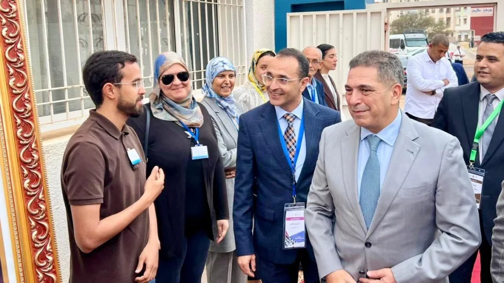 والي جهة سوس ماسة سعيد أمزازي يتفقد مركز امتحانات البكالوريا بثانوية 6 نونبر بأكادير