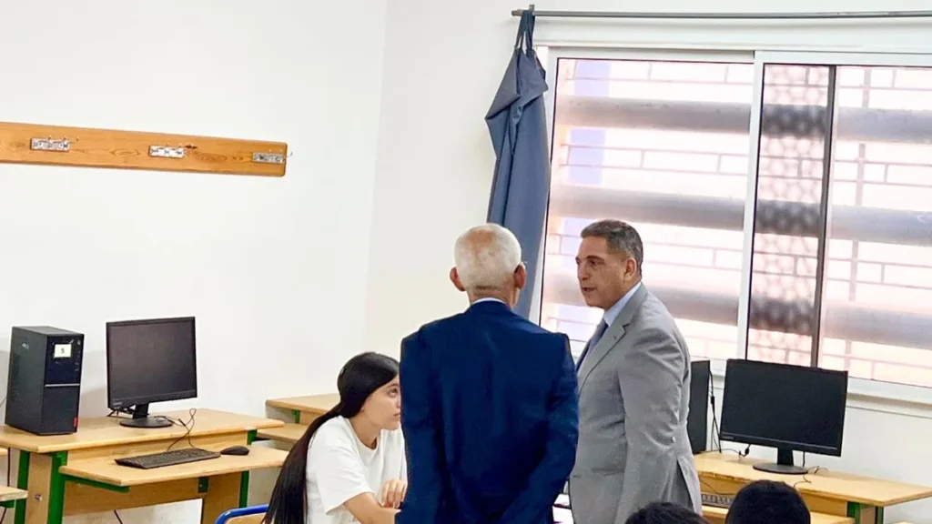 والي جهة سوس ماسة سعيد أمزازي يتفقد مركز امتحانات البكالوريا بثانوية 6 نونبر بأكادير