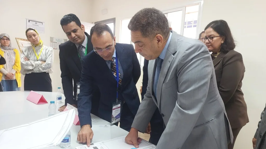 مترشحون أمام مركز امتحان البكالوريا 2026 بأكادير إداوتنان