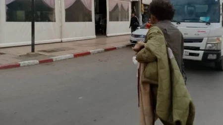 إنزال أشخاص في وضعية هشاشة بتراست ليلا يثير تساؤلات الساكنة ومطالب بالتوضيح Les personnes en situation de vulnérabilité
