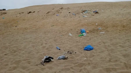 شاطئ أكلو بتيزنيت.. دعوات لتعميم خدمات النظافة على “تامدا” و“تصنطيحت” plage aglou