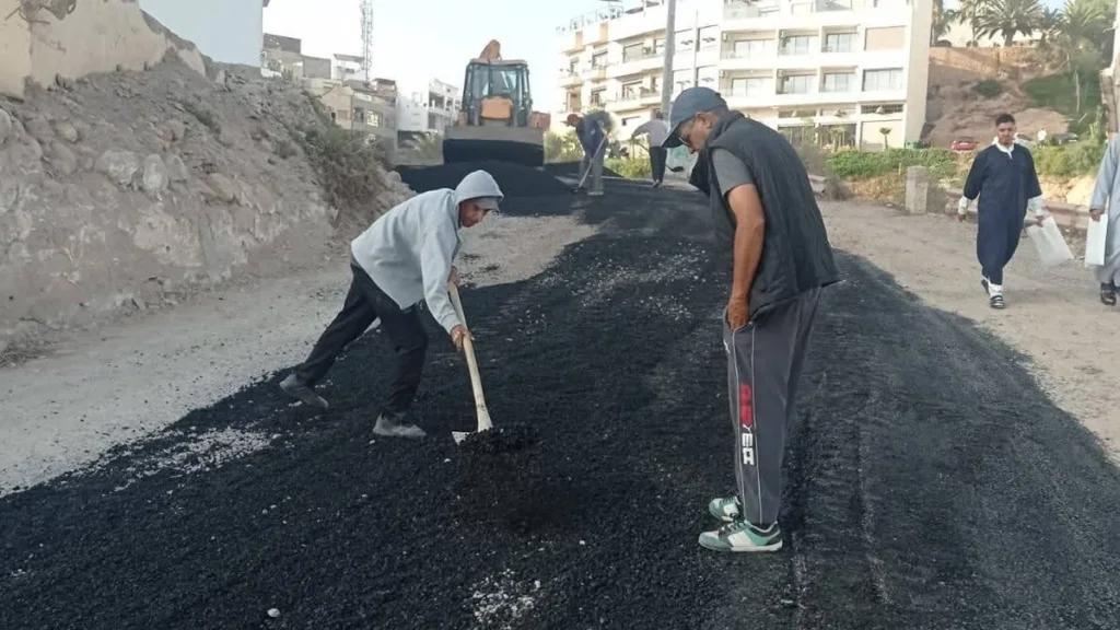 مبادرة مواطنة لإصلاح طريق تمراغت شمال أكادير