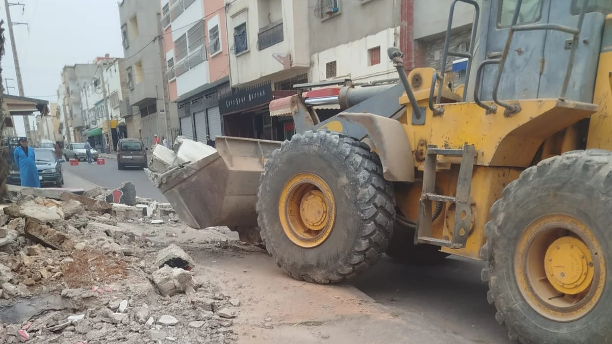بعد شكاوى الساكنة.. تدخل لتنظيف محيط مقر الهلال الأحمر بتدارت أنزا وإزالة سور مهجور 