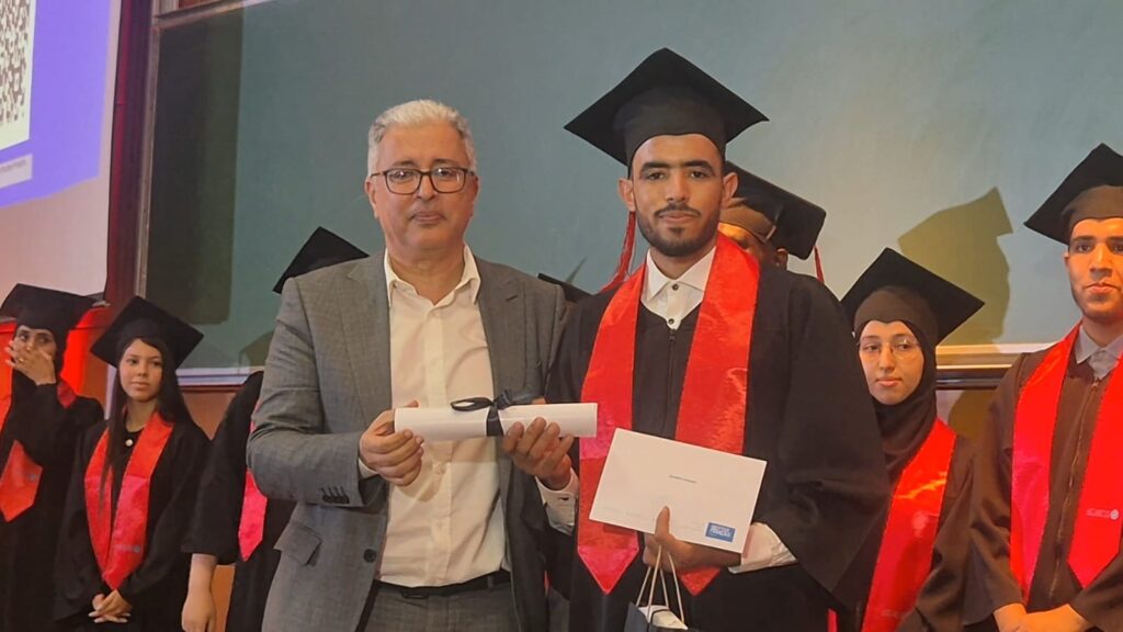 كلية العلوم بأكادير تحتفي بصفوة طلبتها في النسخة الثالثة من حفل نهاية الموسم الجامعي 2025/2026.
