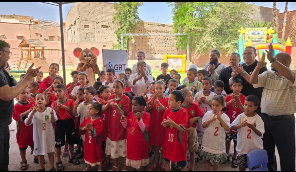 جمعية سند الاجيال وGRTالبريطانية يهدون اقمصة المنتخب ل 120طفلا بعد الثلاثية الكندية