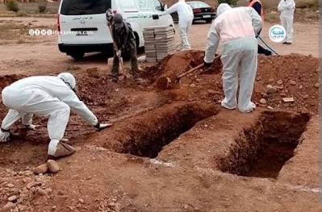 بعد دفنه.. استخراج جثمان من مقبرة وفتح تحقيق في الواقعة