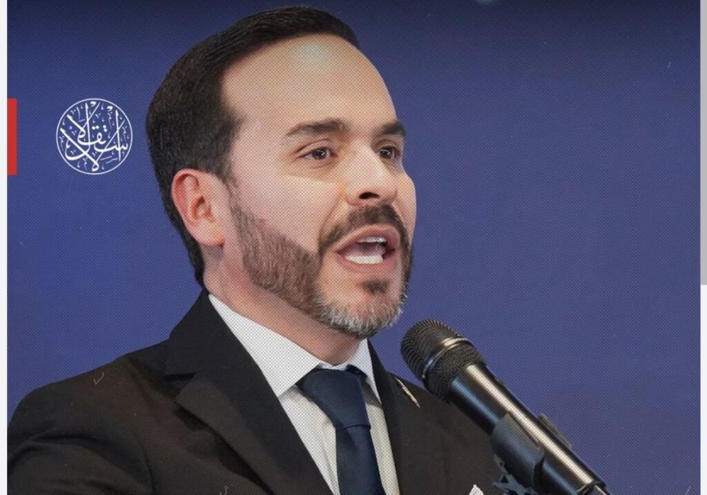 من الجزائر إلى جنوب إفريقيا.. قرارات حاسمة للرئيس الكولومبي الجديد تُنهي حقبة "بيترو"